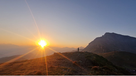 mice-experiences-ratschings-sonnenaufgang-am-jaufenpass-mit-fruehstueck-auf-der-alm